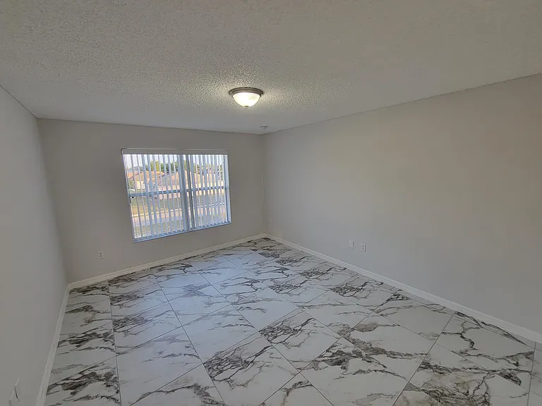 1907 Escambia Ln — Photo 14