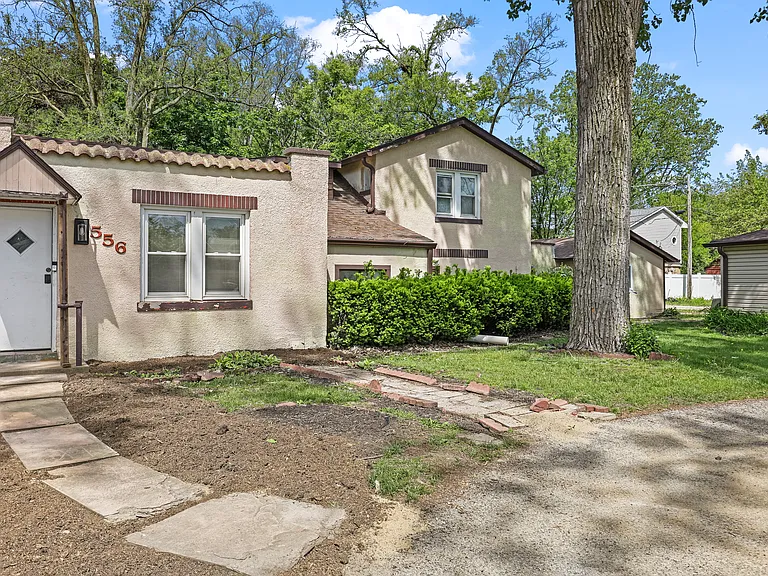 S Lyman Ave — Photo 1