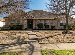 304 Valley Ridge Dr, Red Oak, TX 75154