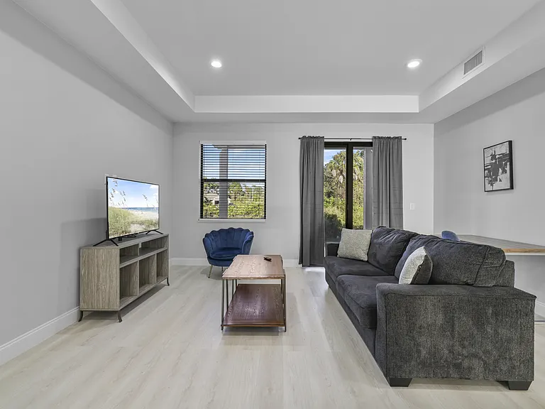 622 Windermere Dr — Photo 13