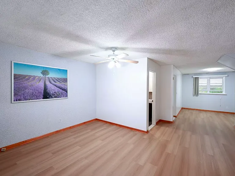 1122 W Oxford St — Photo 9