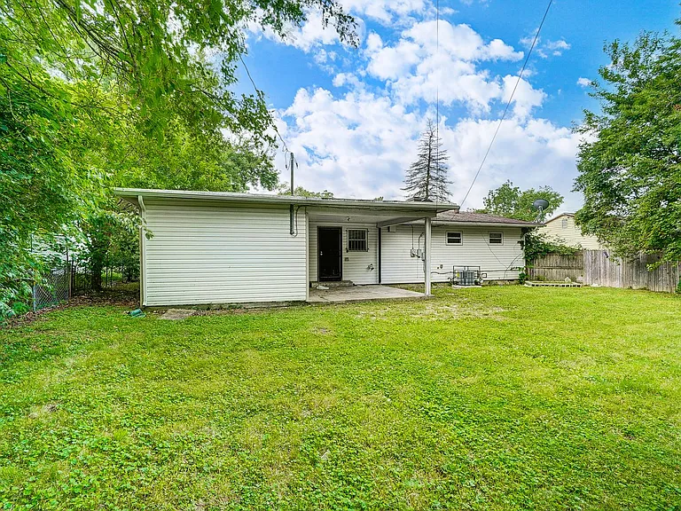 4025 Haney Rd — Photo 24