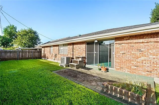 813 Andrews Ave — Photo 17