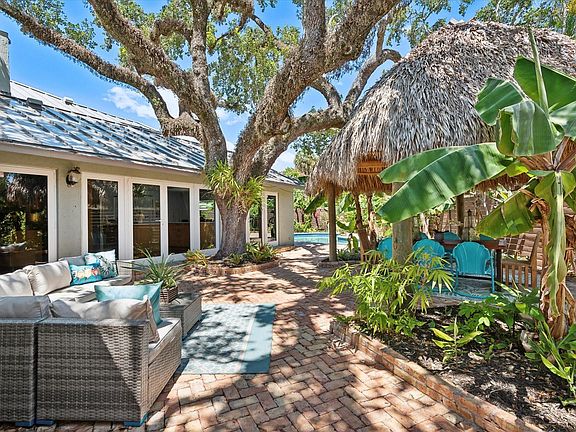4th image of 2020 SW 25th Terrace