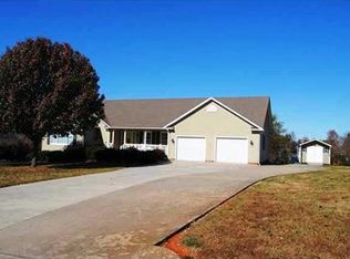 2248 Loflin Farlow Ln, Sophia, NC 27350