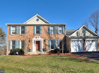 4507 Orr Dr, Chantilly, VA 20151