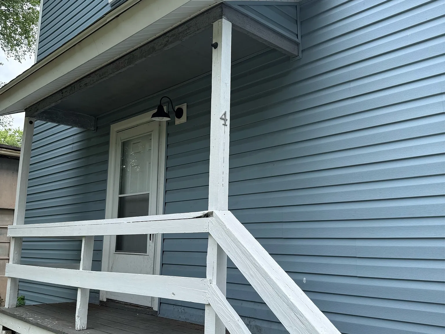 1020 Jamison Ave - 4 — Photo 3