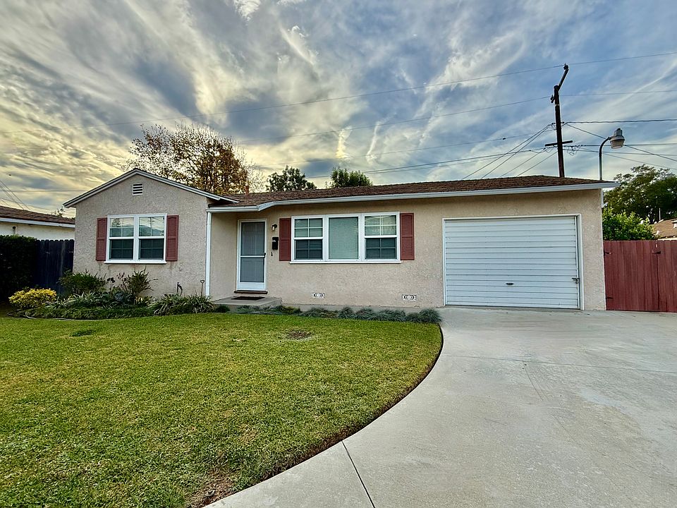 Front view of this charming home, well maintained and super clean inside and out!