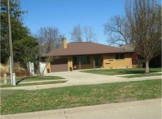1280 S Grandview Ave, Dubuque, IA 52003