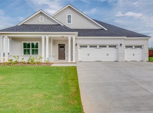 1852 Cushman Dr, Opelika, AL 36801