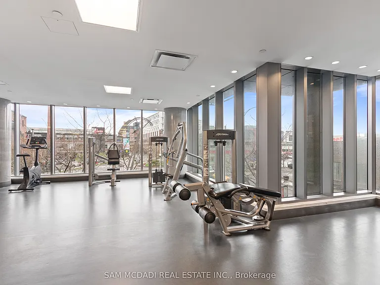 150 E Liberty St #1208 — Photo 16