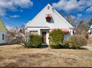 16 Sanford St, Schenectady, NY 12304