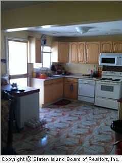 3rd image of 149 Shirley Ave