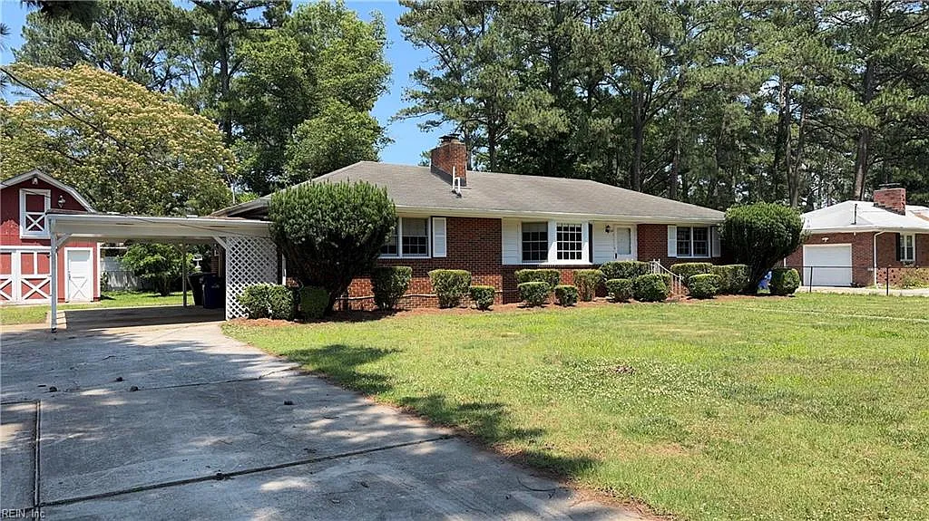 3 bed, 1.5 bath, 1411 sqft, $2,100 — Photo 1