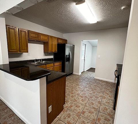 4th image of 1712 Calhoun Ave