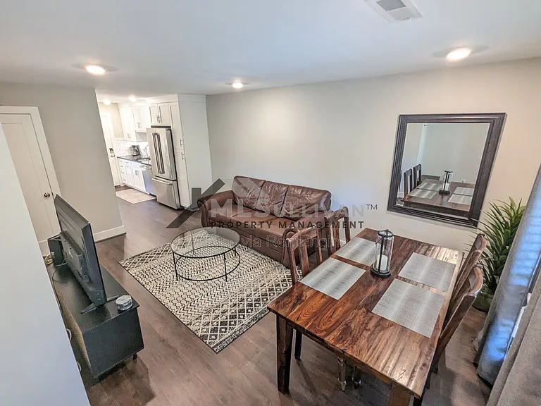 144 E Tryon St #5 — Photo 12