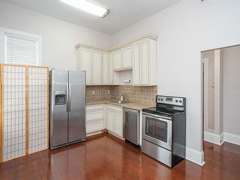 333 S Plant Ave — Photo 46