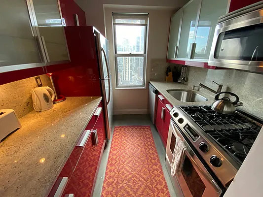 Rented by Apartment Luxe Realty Group, Inc | media 32