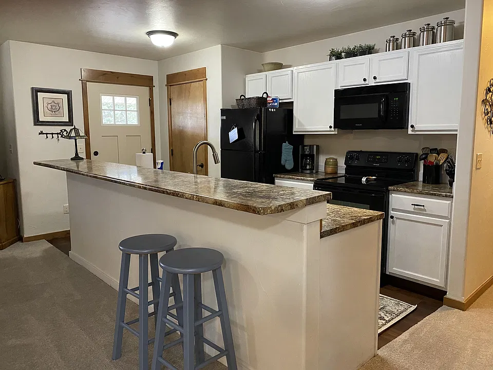 104 W Porphyry St #5