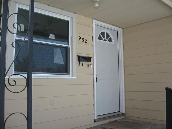 3rd image of 932 Morse Ave