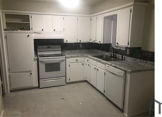 3rd image of 2524 N Peniel St
