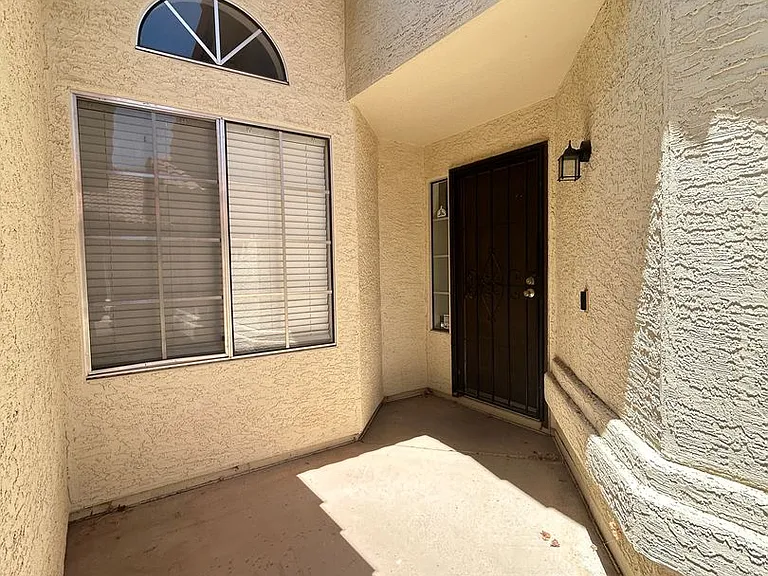 2338 W Orchid Ln — Photo 3
