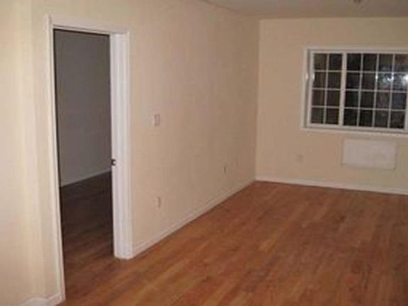 3rd image of 706 Lafayette Ave #2
