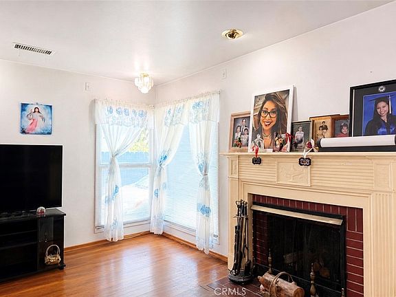 4th image of 523 W 35th St