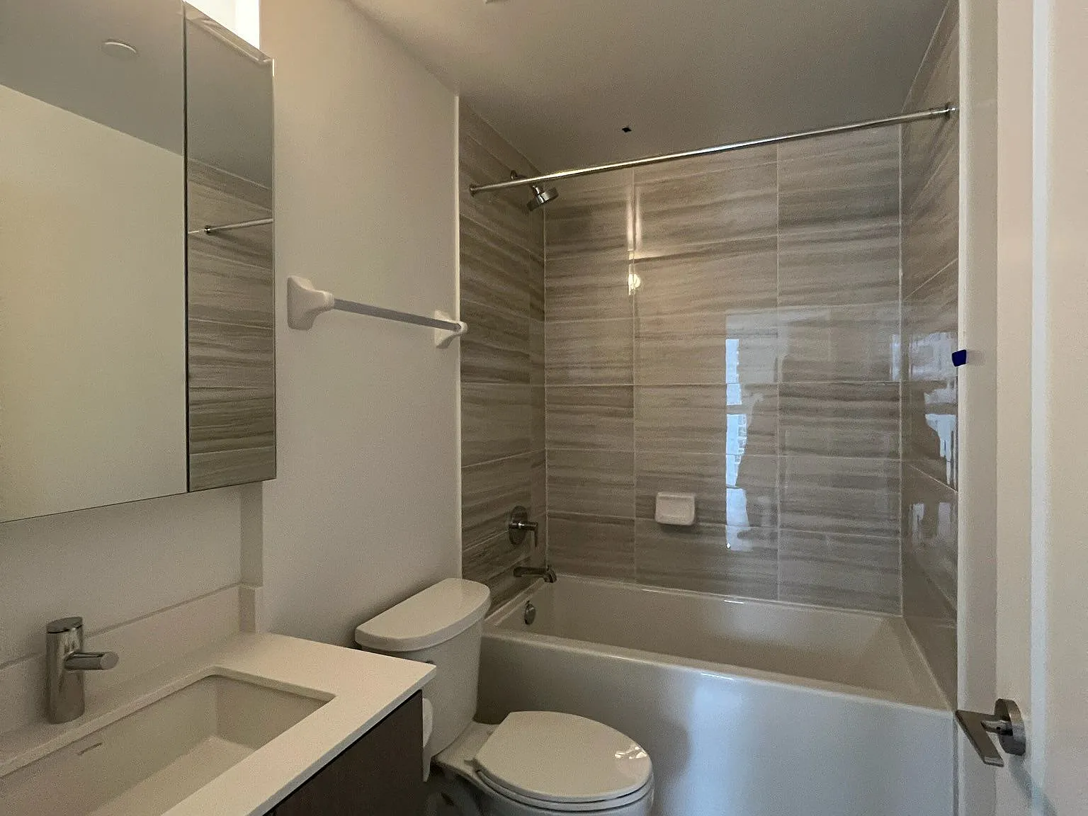 2 bed, $2,550 — Photo 4