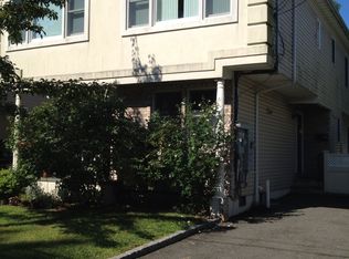 39B Dunwood Rd, Port Washington, NY 11050