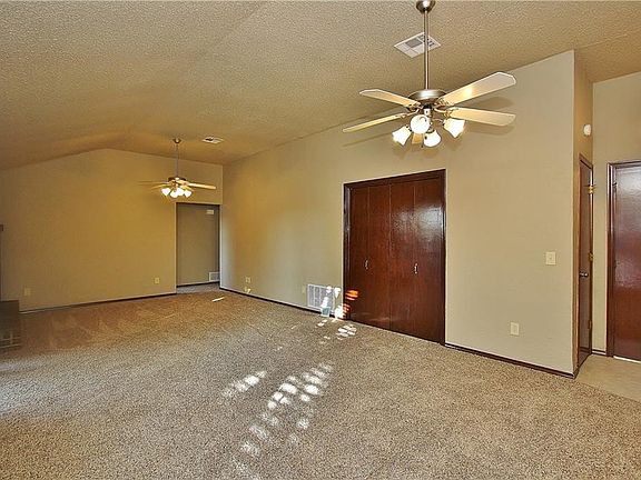 5th image of 1141 W Gladys Way