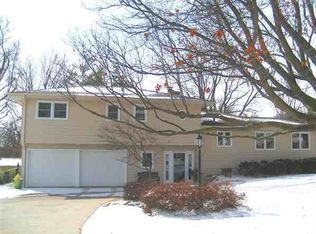 10533 Valley St, Omaha, NE 68124