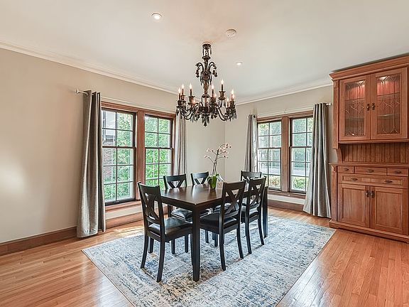 4th image of 3481 N Lake Dr