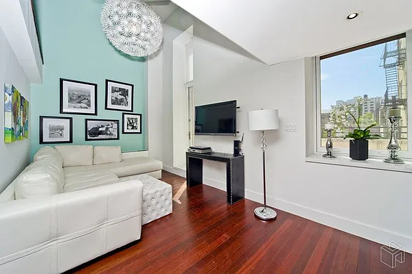 Rented by Halstead Real Estate | media 20