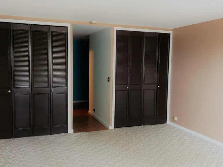 Large bedroom with huge cloests