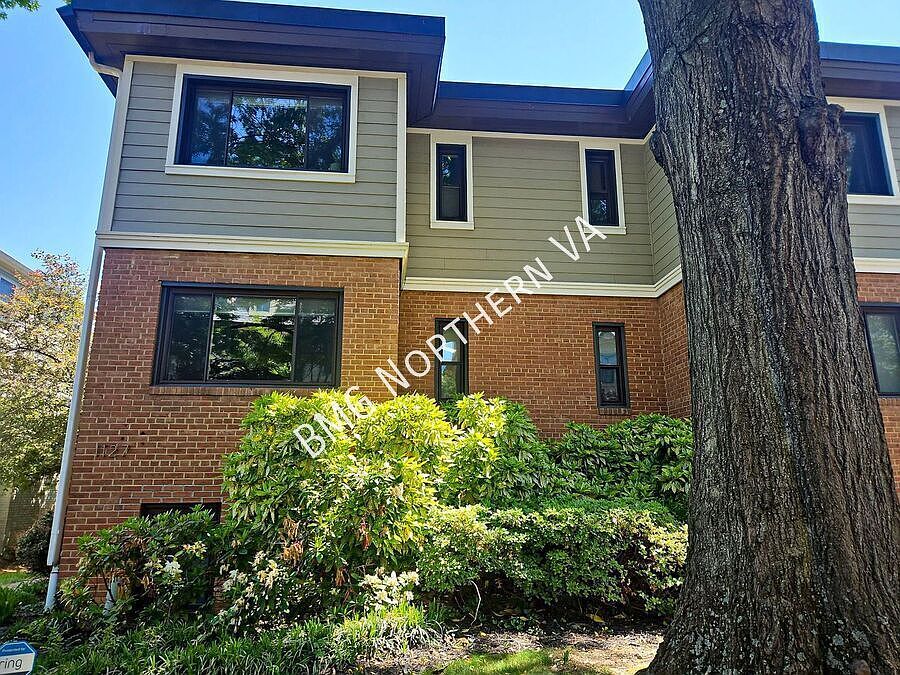 1st image of 1127 N Stuart St APT 1