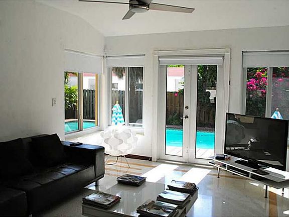 5th image of 7620 Coquina Dr