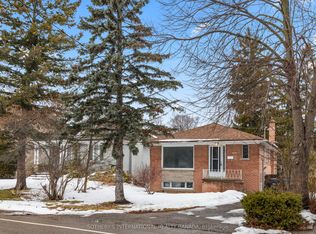 957 Beechwood Ave, Mississauga, ON L5G 4E3