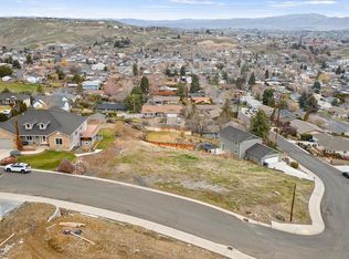 110 S 10th St, Selah, WA 98942