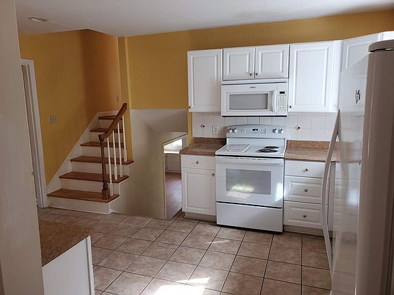 3rd image of 1203 Alderman Dr