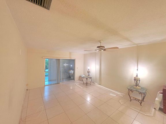 4th image of 700 LAYNE Boulevard #318B