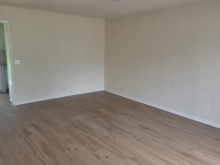 4314 Willowpoint Dr — Photo 3