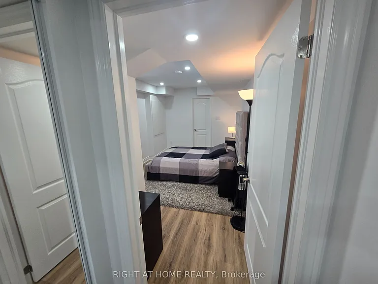 458 Bergamot Ave #BASEMENT — Photo 25