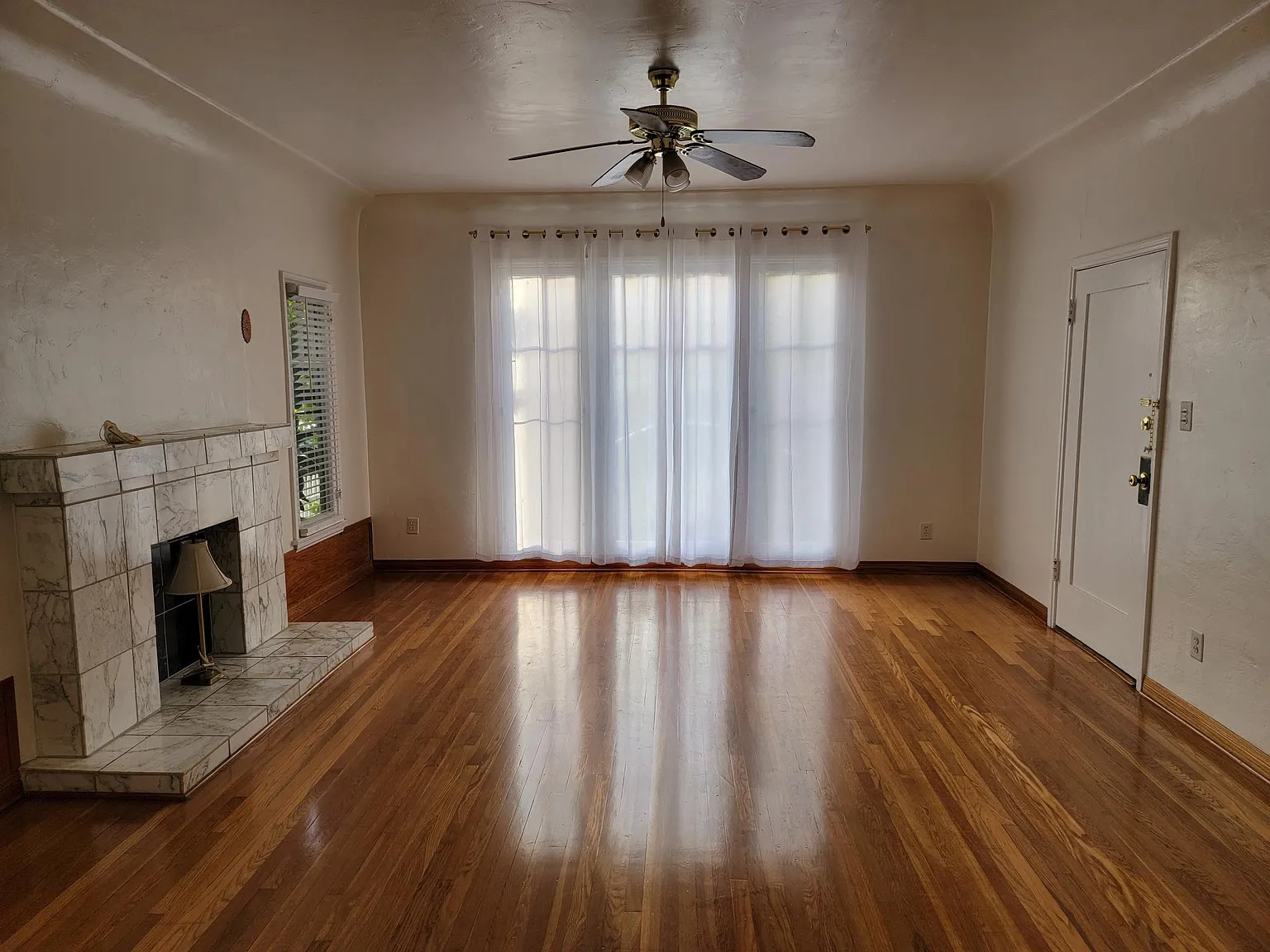 2 bed, 1600 sqft, $3,950 — Photo 4
