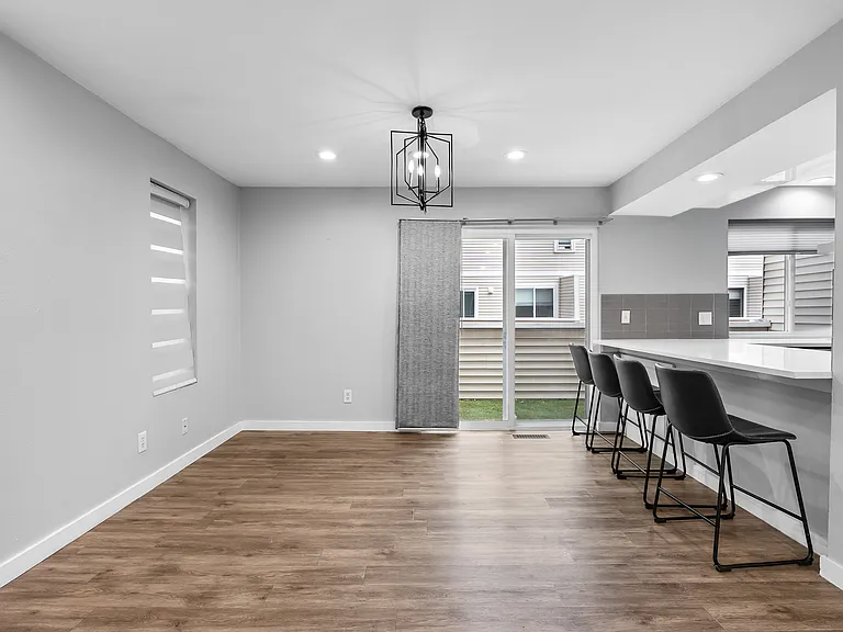 1050 S Monaco Pkwy #145 — Photo 7