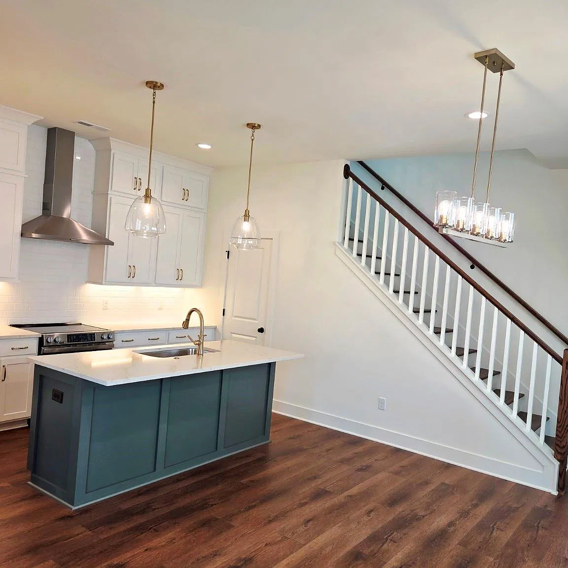 3 bed, 2.5 bath, 2229 sqft, $2,999 — Photo 2