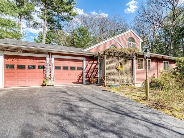 11 Old Farm Cir, Wayland, MA 01778