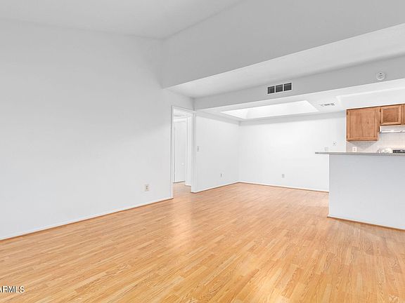 4th image of 10610 S 48th Street #2101
