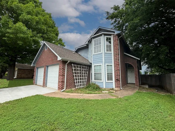 5716 Stone Meadow Ln, Fort Worth, TX 76179