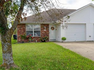 1317 Stoneybrooke Dr, Grain Valley, MO 64029